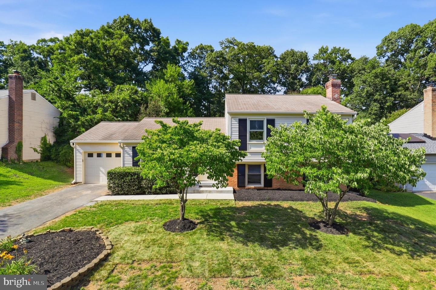Single Family 4BR 3BA - 412 CAVENDISH ST, HERNDON, VA