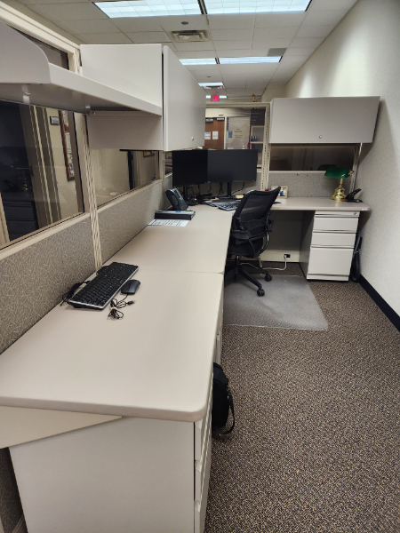(2) office desks