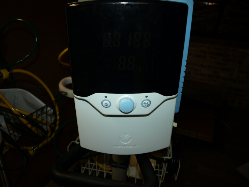 8 Vapotherm Precision Flow Units