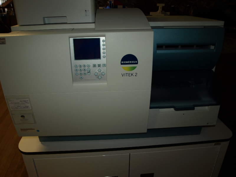 bioMrieux VITEK 2 Automated Microbiology Analyzer