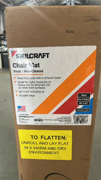 Chair Mat/Vinyl Non-Cleated (1 Lot)