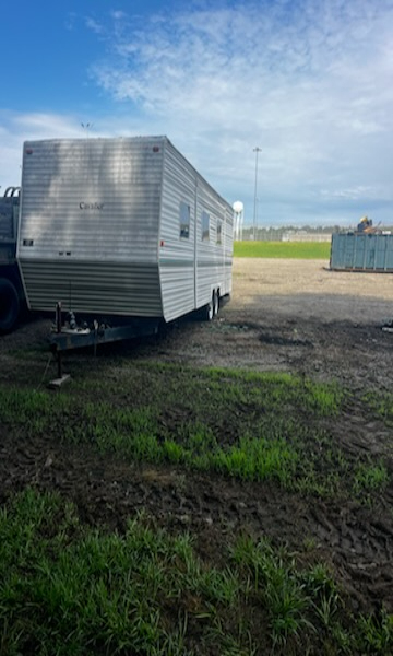 Gulf Stream Coach Mobile Home (Camper) - Scrap Condition
