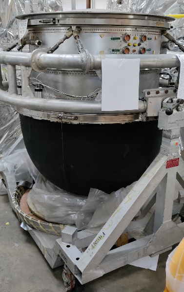 Pressure vessel half-meter