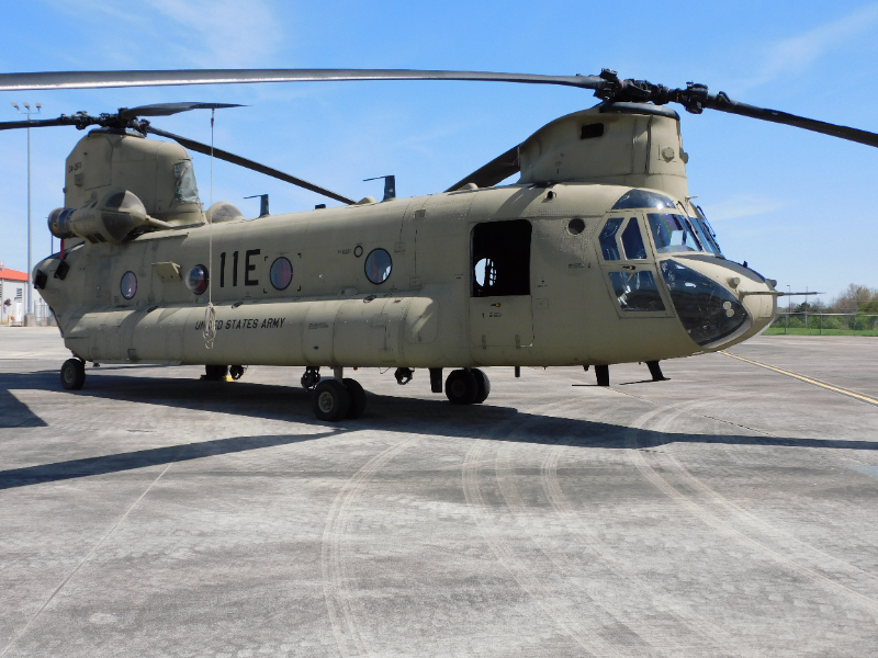 BOEING CH-47F CHINOOK HELICOPTER SN: 04-08711