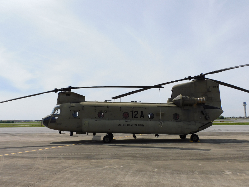 BOEING CH-47F CHINOOK HELICOPTER SN: 04-08712