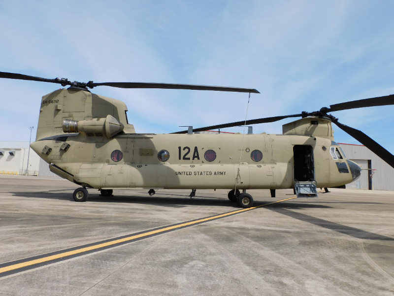 BOEING CH-47F CHINOOK HELICOPTER SN: 04-08712