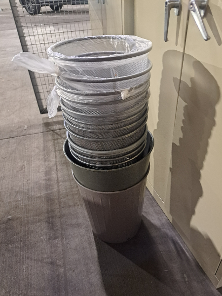 Metal Trash Can Lot