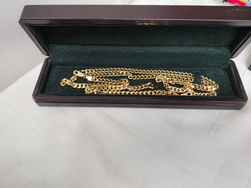 NECKLACE AND BRACELET SET